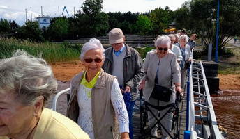 Reisegruppe aus Cottbus auf dem Senftenberger See