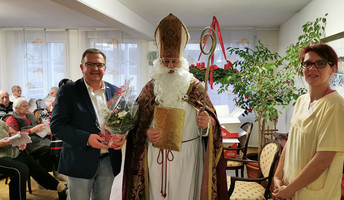 Landrat Richard Reisinger besuchte das Seniorenzentrum am Herzogschloss.