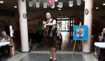 Oktoberfest in der ProCurand Seniorenresidenz Am Schlosspark in Dahme/Mark