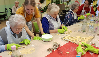 Plätzchenbacken in der ProCurand Seniorenresidenz Bölschestraße