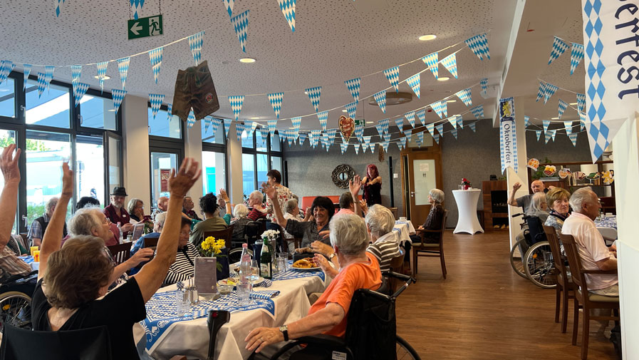 Oktoberfest in der ProCurand Seniorenresidenz Bölschestraße