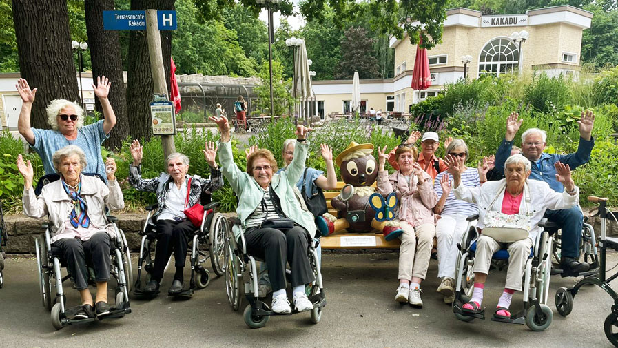 Der Besuch in den Tierpark Berlin war für die Bewohner*innen der Seniorenresidenz Bölschestraße ein Highlight.