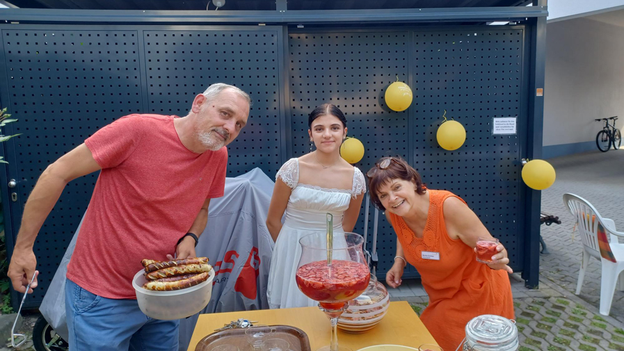 Grillen und Erdbeerbowle beim Sommerfest der ProCurand Cottbus