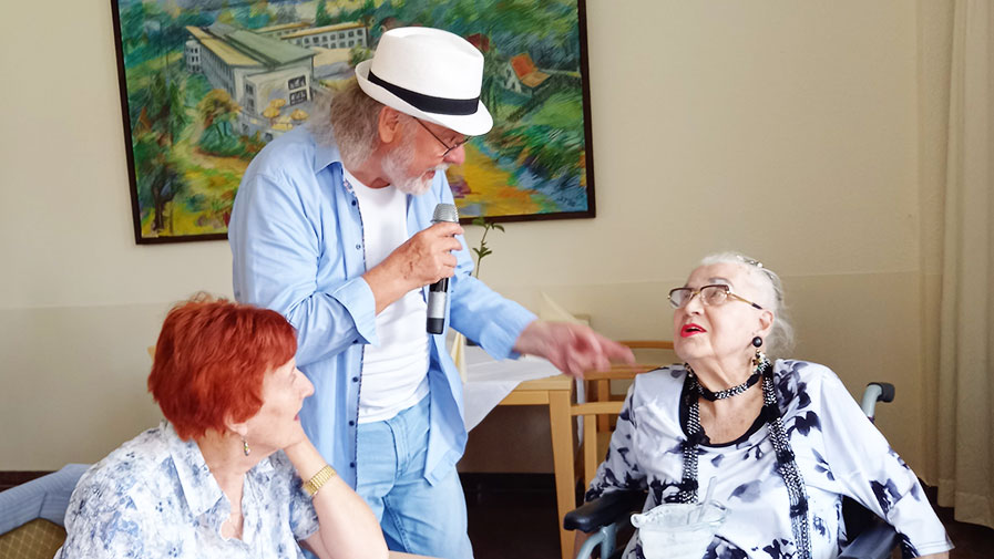 Pfingstkonzert mit Alf Weiss in der ProCurand Seniorenresidenz Am Straussee